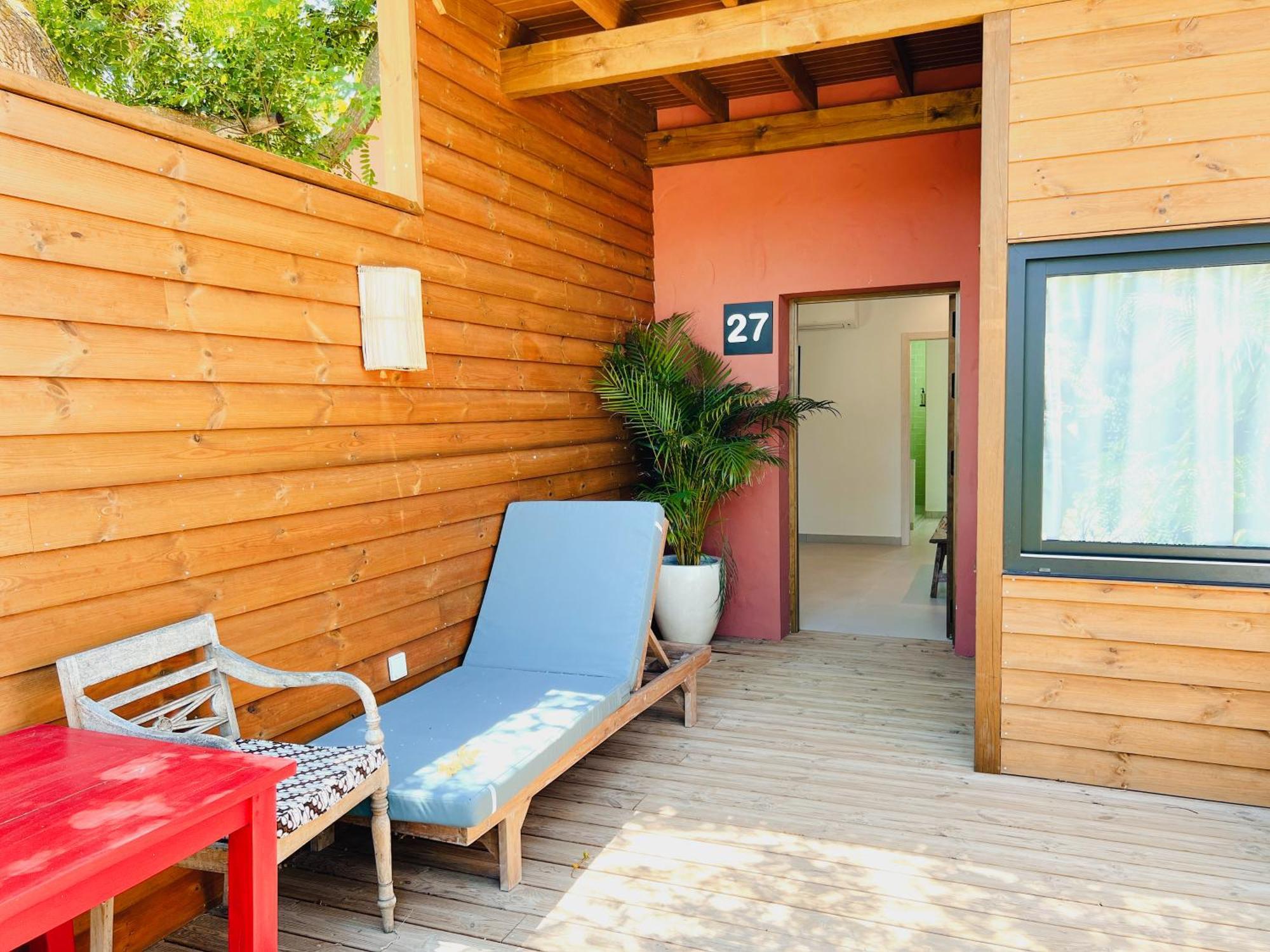 100% Fun Hotel Tarifa Exterior photo